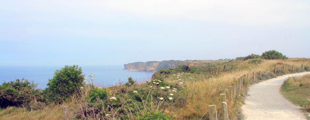 Maak een kustwandeling en bezoek de landingsstranden, Pointe du Hoc, Omaha Beach en alle overige lokaties waar tijdens operatie Overlord de geallieerden landden tijdens D-Day